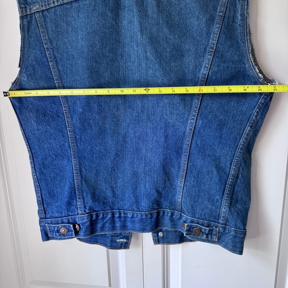 Union Made | Vintage Levi’s Studded Trucker Vest | Made in Canada - Picture 12 of 14